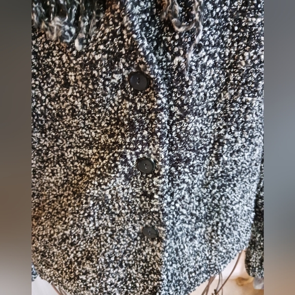 Sweater - Picture 2 of 4